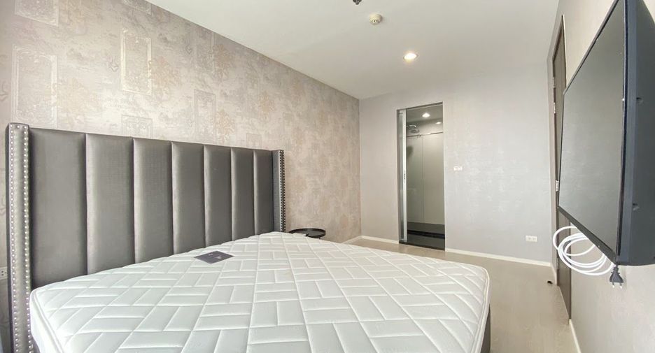 For rent 2 bedrooms condo in Sathon, Bangkok