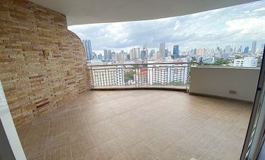 For rent 3 bedrooms condo in Sathon, Bangkok