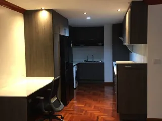 Wohnung zur Miete mit 2 Zimmer in Yan Nawa, Bangkok