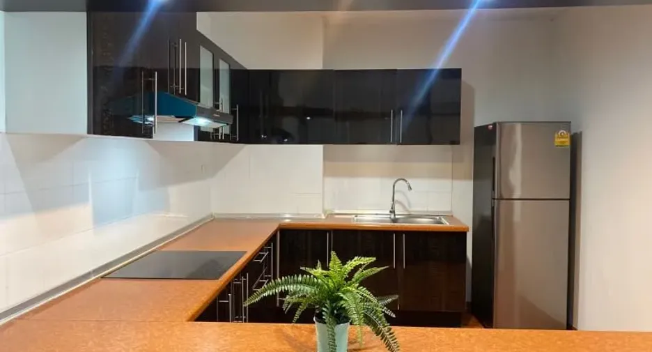 Condo en alquiler de 2 habitaciones en Khlong Toei, Bangkok