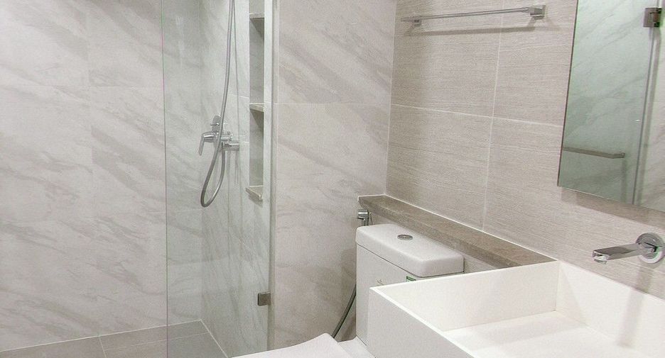 Condo en alquiler de 3 habitaciones en Watthana, Bangkok