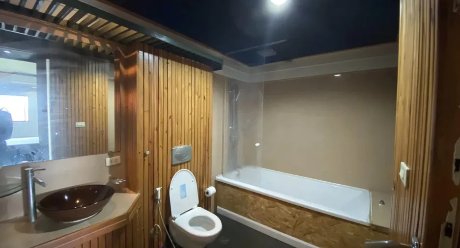 For rent 2 bedrooms condo in Phra Khanong, Bangkok