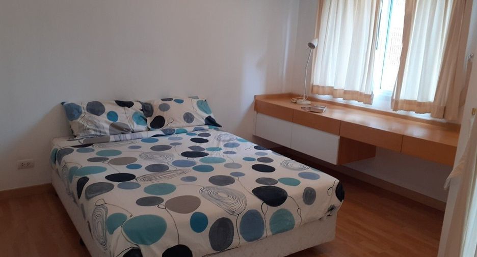 For rent 2 bedrooms apartment in Sathon, Bangkok