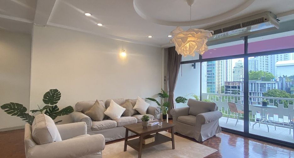 For rent 3 bedrooms condo in Watthana, Bangkok