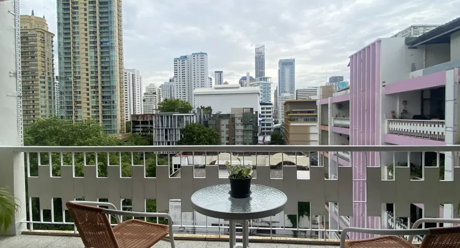 For rent 3 bedrooms condo in Watthana, Bangkok