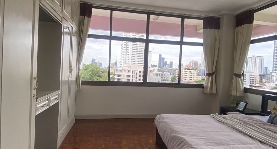 For rent 3 bedrooms condo in Watthana, Bangkok