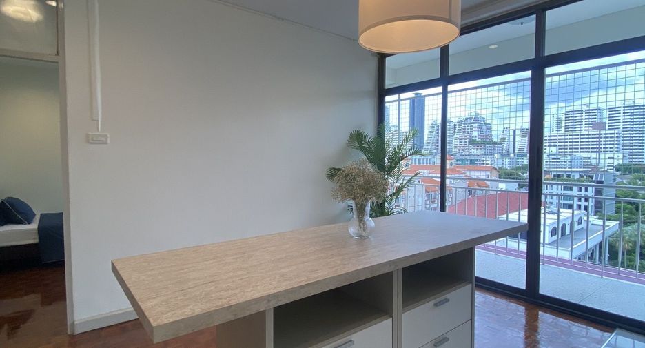 For rent 3 bedrooms condo in Watthana, Bangkok