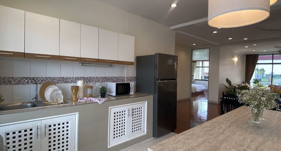 For rent 3 bedrooms condo in Watthana, Bangkok