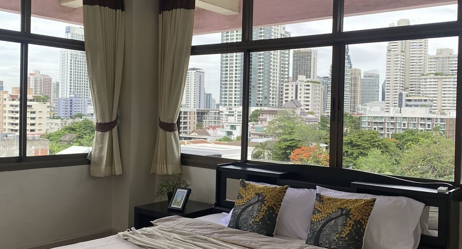 For rent 3 bedrooms condo in Watthana, Bangkok