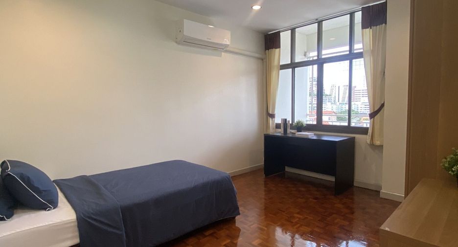 For rent 3 bedrooms condo in Watthana, Bangkok
