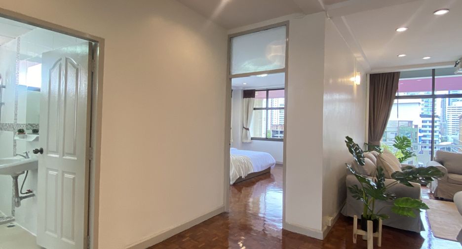 For rent 3 bedrooms condo in Watthana, Bangkok