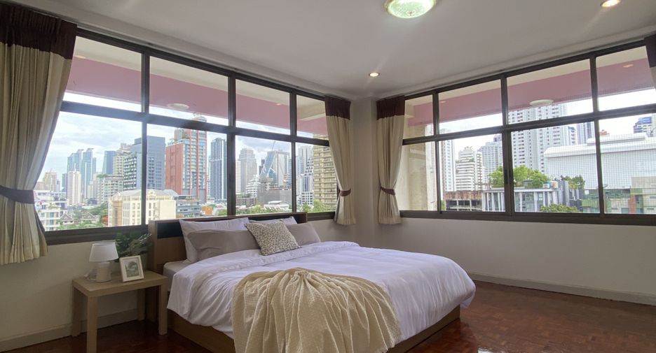 For rent 3 bedrooms condo in Watthana, Bangkok