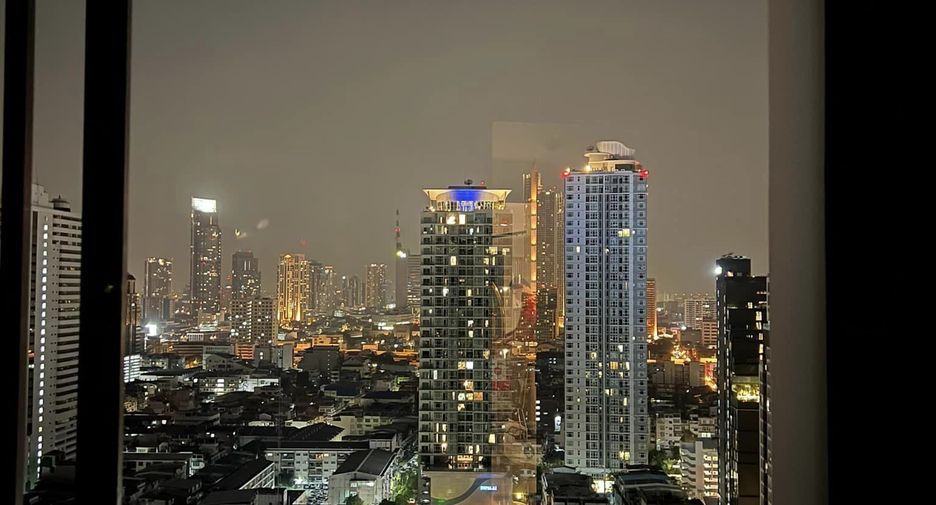 Wohnung zur Miete mit Studio in Bang Rak, Bangkok