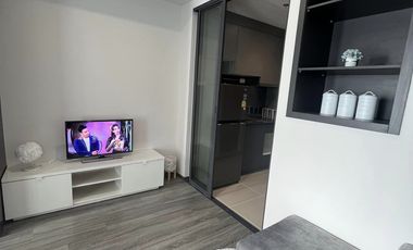 À louer studio condo à Bang Rak, Bangkok