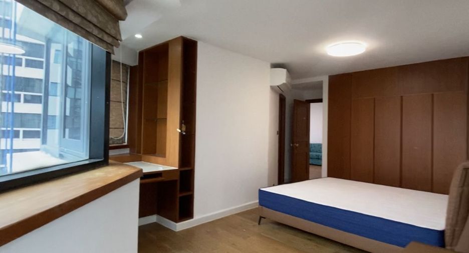 For rent 3 bedrooms condo in Khlong Toei, Bangkok