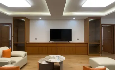 For rent 3 bedrooms condo in Khlong Toei, Bangkok