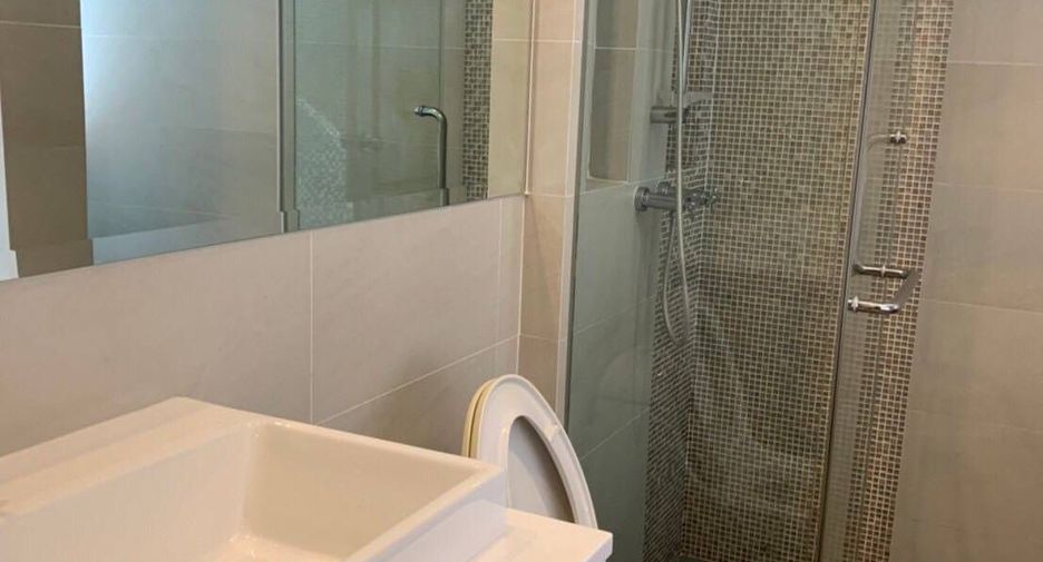 For rent 4 bedrooms house in Saphan Sung, Bangkok