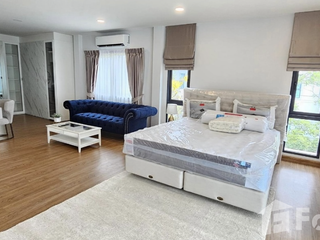 出租 4 卧室 联排别墅 在 Bang Phli, Samut Prakan