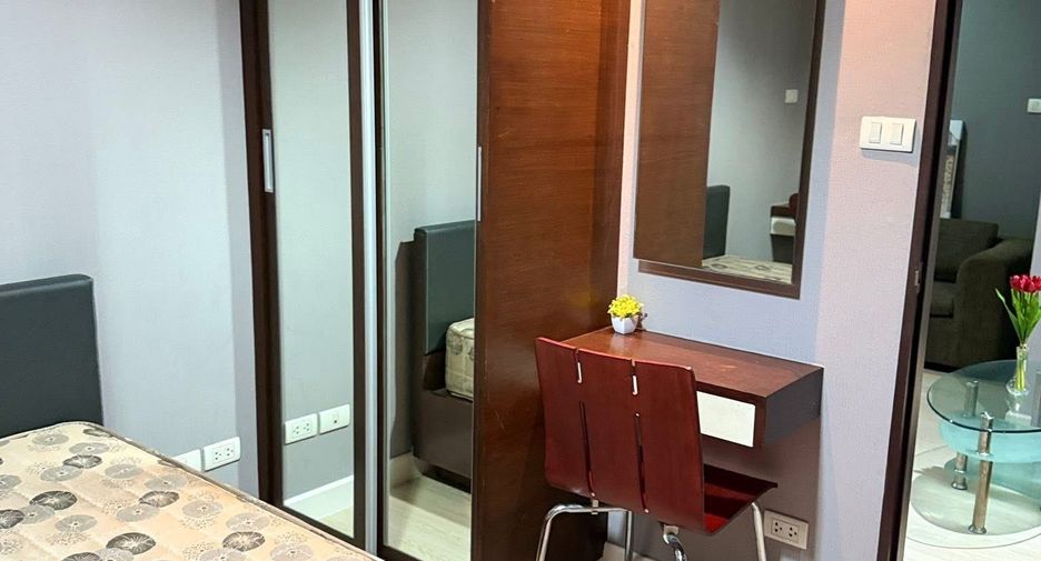 For rent 2 bedrooms condo in Wang Thonglang, Bangkok