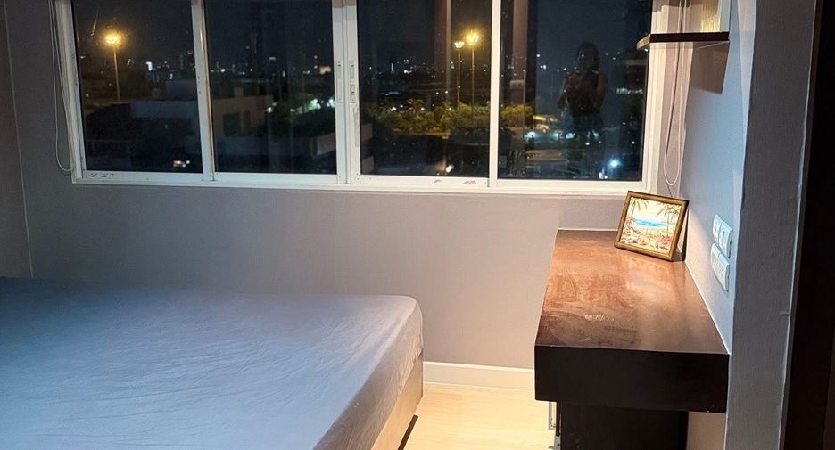 For rent 2 bedrooms condo in Wang Thonglang, Bangkok