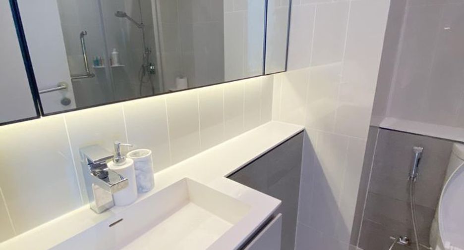 For rent 1 bed condo in Phaya Thai, Bangkok