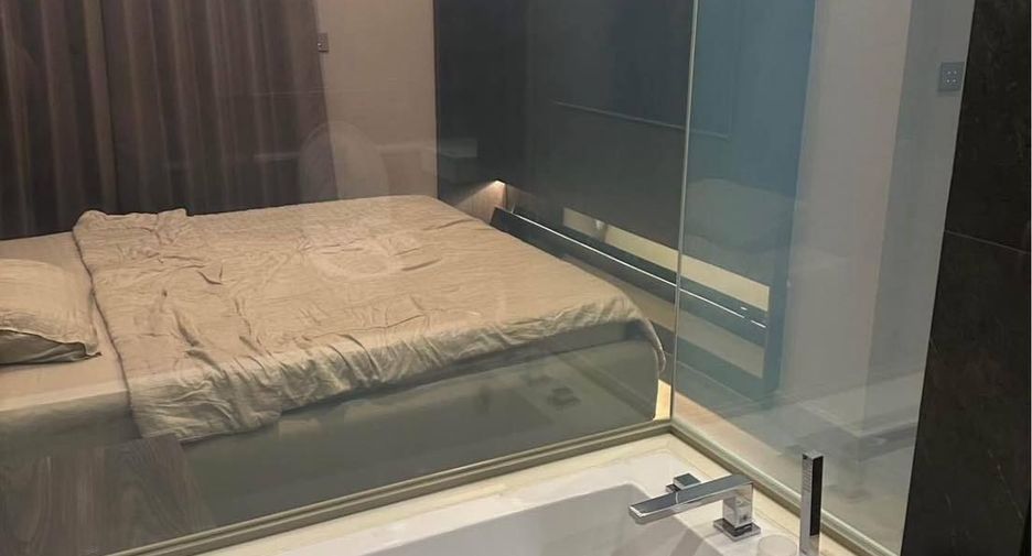 For rent 2 bedrooms condo in Watthana, Bangkok