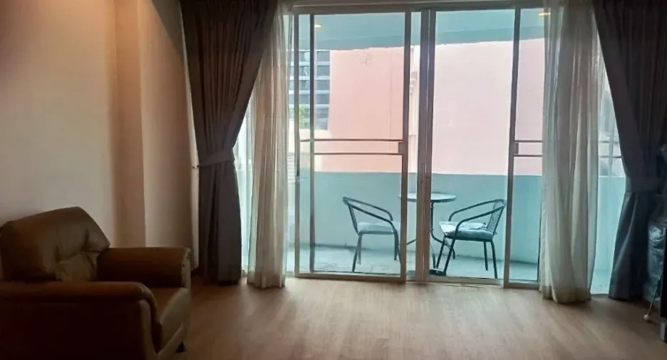 For rent 2 bedrooms condo in Khlong Toei, Bangkok