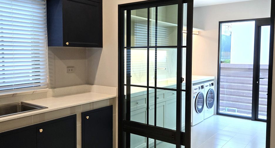 For rent 5 bedrooms house in Bang Phli, Samut Prakan