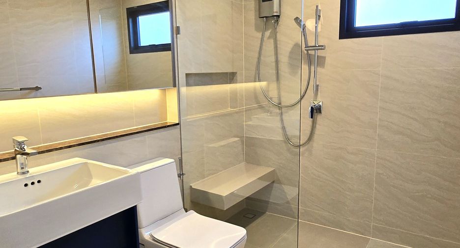 For rent 5 bedrooms house in Bang Phli, Samut Prakan