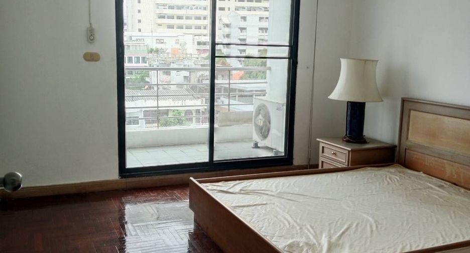 For rent 3 bedrooms apartment in Sathon, Bangkok