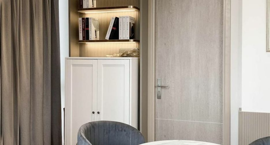 For rent 2 bedrooms condo in Huai Khwang, Bangkok