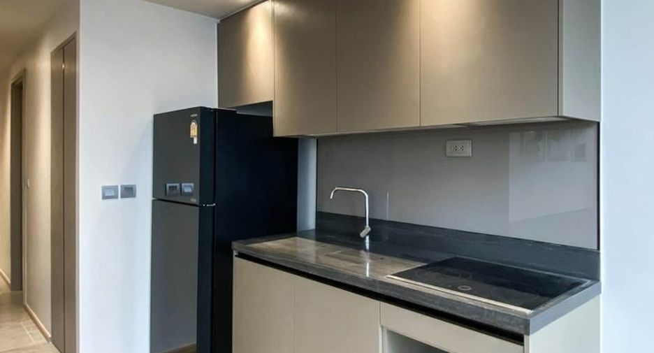 For rent 2 bedrooms condo in Huai Khwang, Bangkok