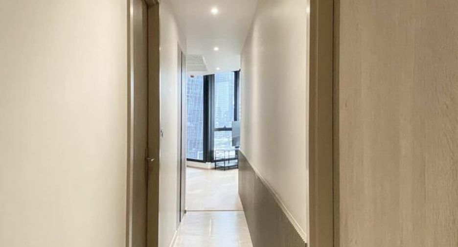 For rent 2 bedrooms condo in Huai Khwang, Bangkok