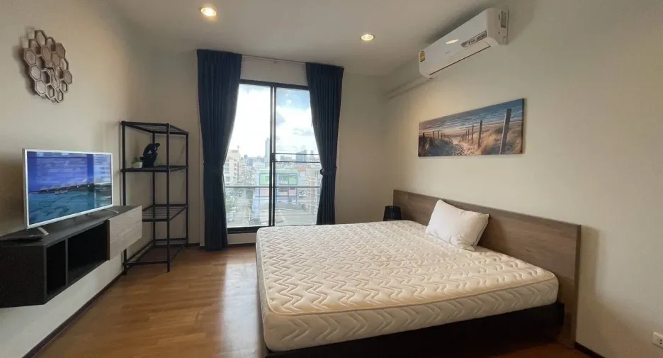 Condo en alquiler de 2 habitaciones en Huai Khwang, Bangkok