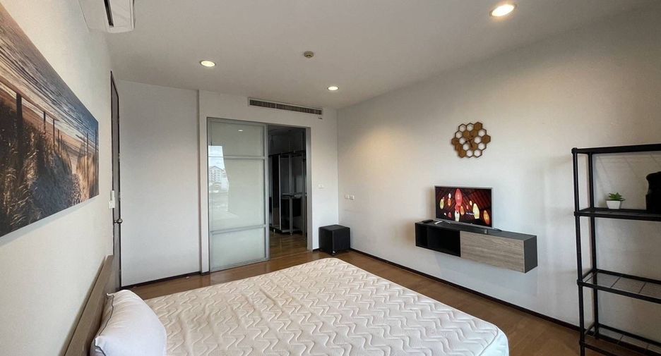 Condo en alquiler de 2 habitaciones en Huai Khwang, Bangkok
