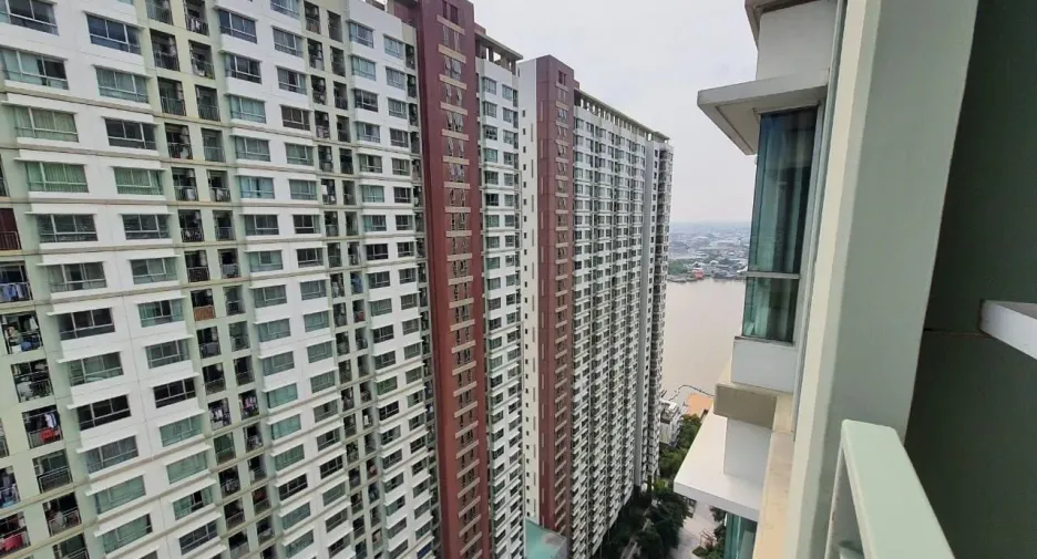 For rent studio condo in Yan Nawa, Bangkok
