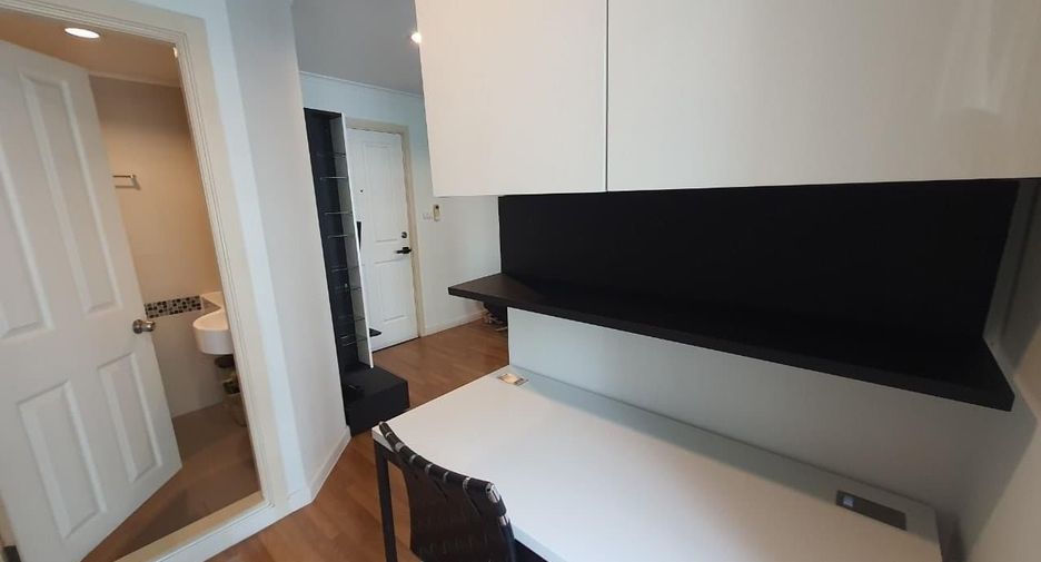 For rent studio condo in Yan Nawa, Bangkok