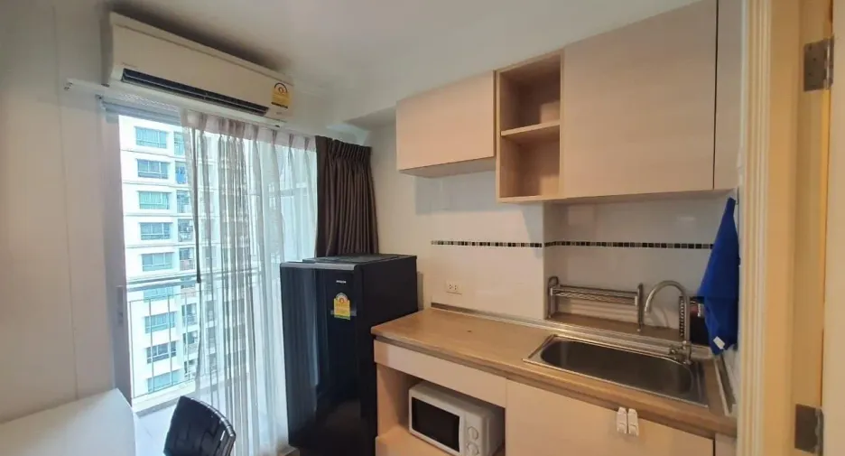 For rent studio condo in Yan Nawa, Bangkok