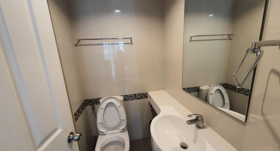 For rent studio condo in Yan Nawa, Bangkok