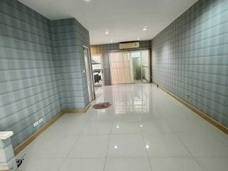 For rent 3 bedrooms townhouse in Khan Na Yao, Bangkok