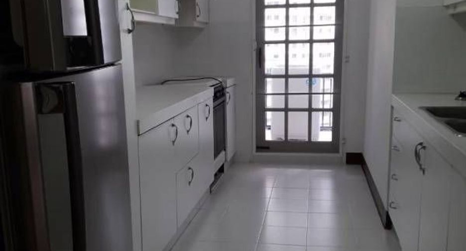 Condo en alquiler de 3 habitaciones en Pathum Wan, Bangkok