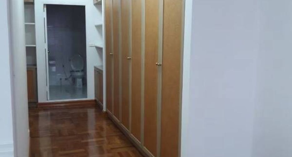 Condo en alquiler de 3 habitaciones en Pathum Wan, Bangkok