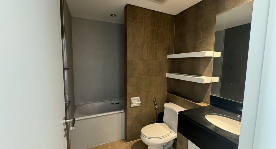 For rent 3 bedrooms apartment in Watthana, Bangkok