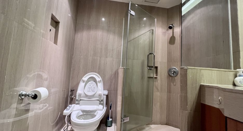 Condo en alquiler de 2 habitaciones en Pathum Wan, Bangkok