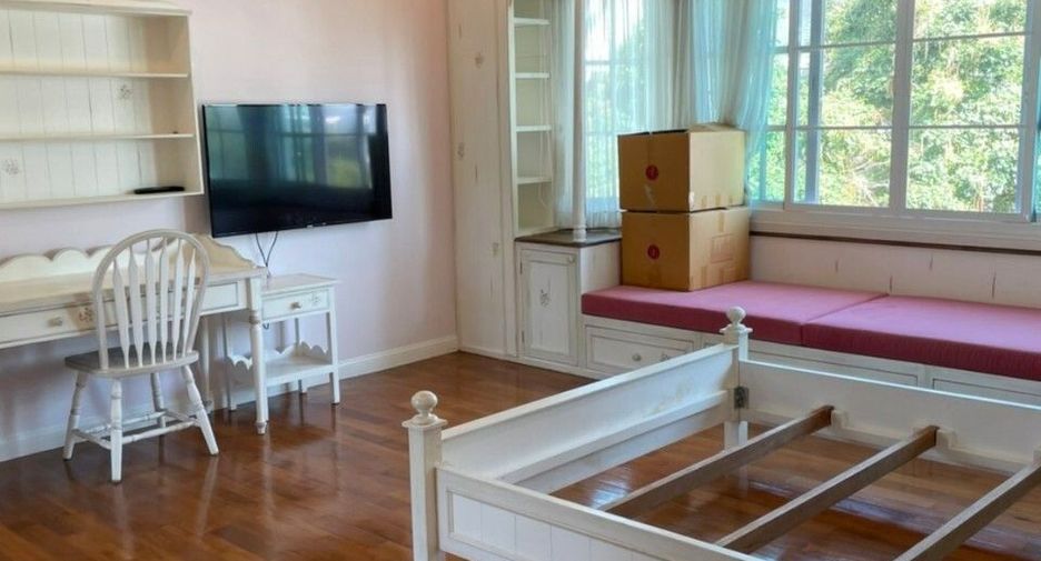Casa en alquiler de 3 habitaciones en Mueang Samut Prakan, Samut Prakan