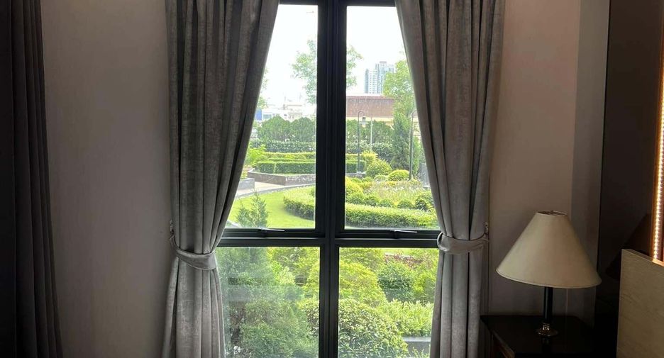Condo en alquiler de 1 habitaciones en Khlong San, Bangkok