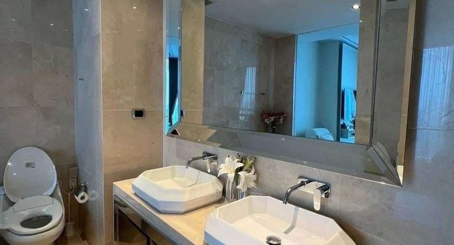 For rent 2 bedrooms condo in Khlong Toei, Bangkok