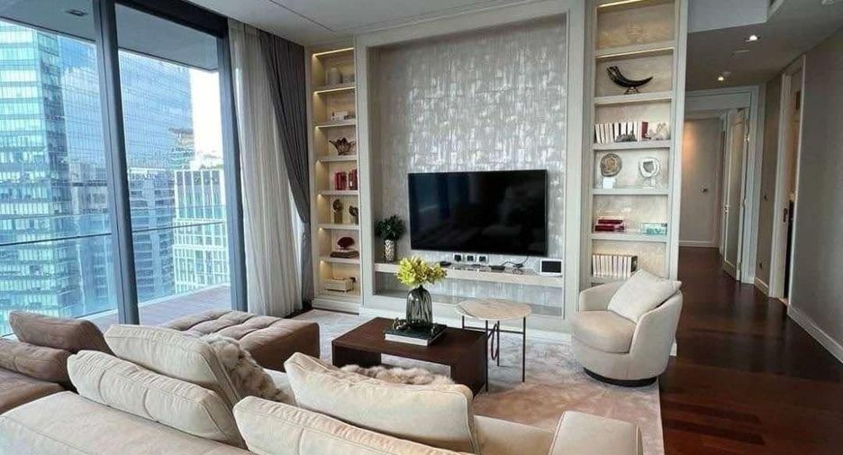 For rent 2 bedrooms condo in Khlong Toei, Bangkok