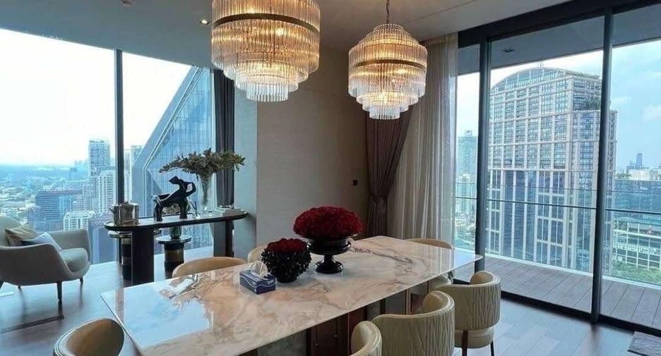 For rent 2 bedrooms condo in Khlong Toei, Bangkok