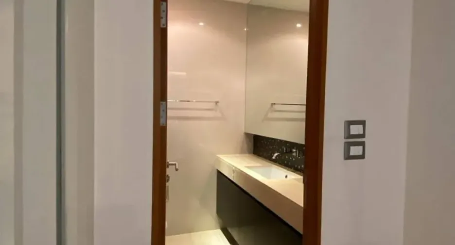 Condo en alquiler de 2 habitaciones en Khlong Toei, Bangkok